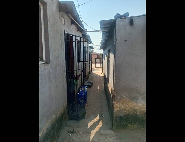 9 BEDROOM HOUSE FOR SALE IN COSMO CITY